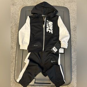 Nike Dri-Fit 2 Piece 24months